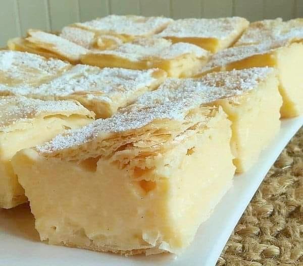 CLASSIC VANILLA CUSTARD BARS