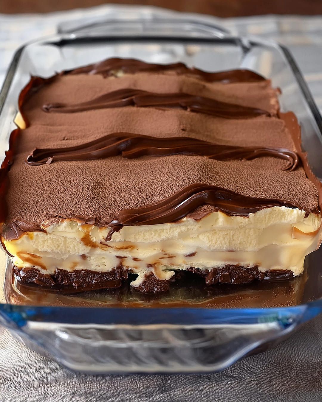 No bake Chocolate Eclair Cake