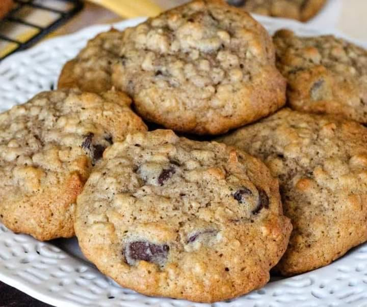 Banana Oatmeal Chocolate Chip Cookies