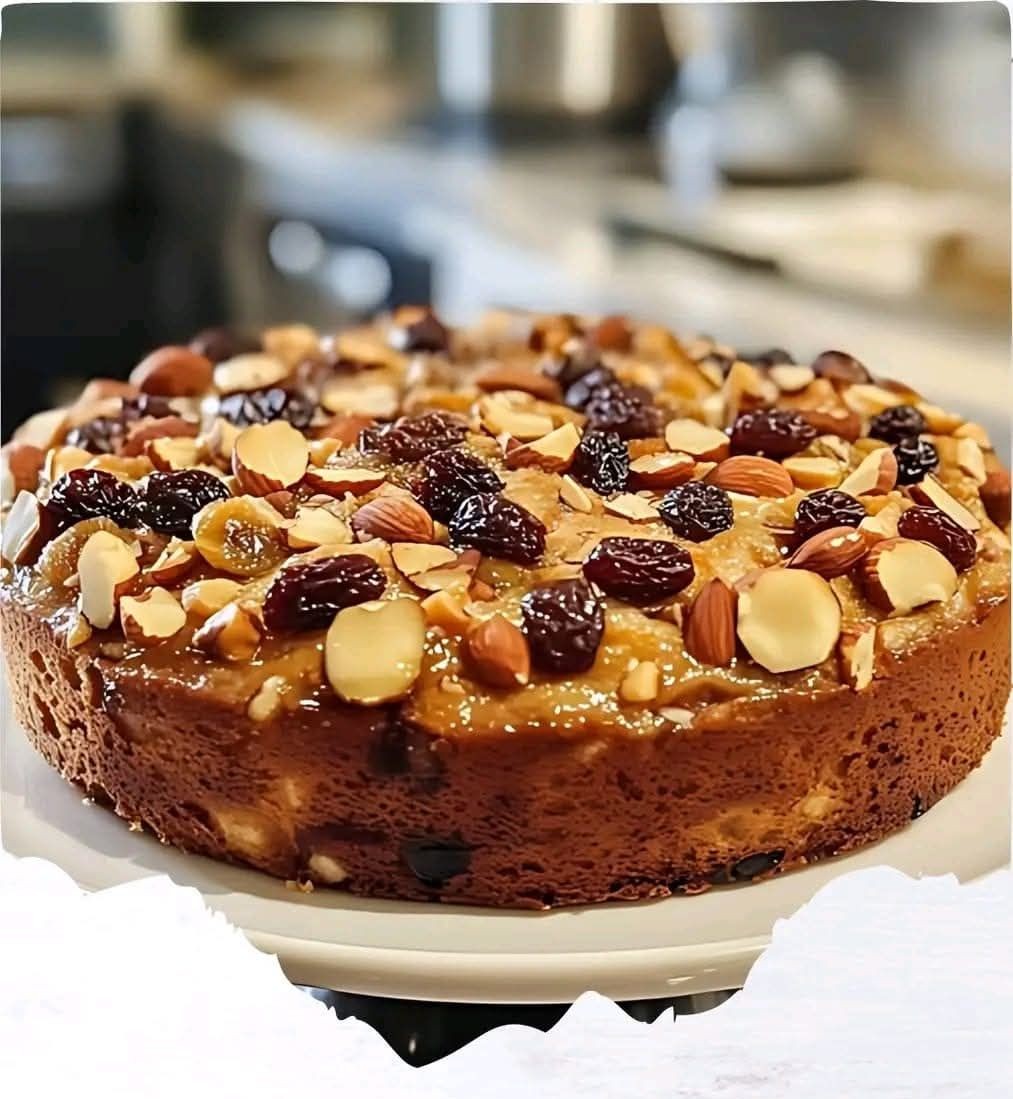 Raisin, hazelnut and almond cake