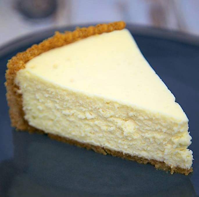 BEST LEMON CHEESECAKE