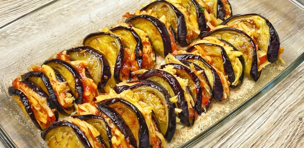 Baked Eggplant with Tomato and Cheese Sauce