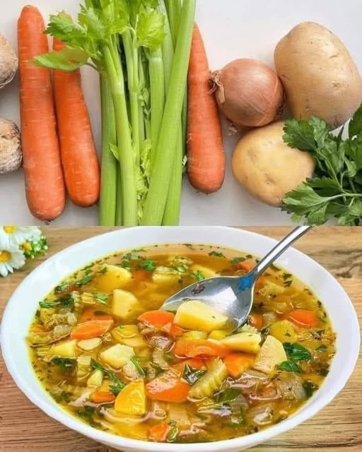 Vegetable Soup with Crispy Bread Pieces: A Comforting Delight