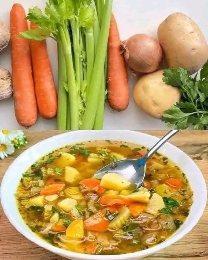 This vegetable soup is like medicine for my stomach! I eat this soup day and night! Healthy!