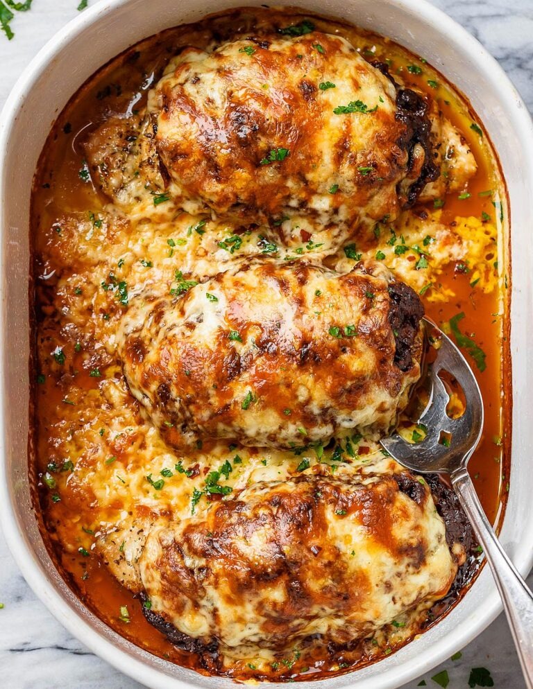 CHICKEN CASSEROLE WITH ONION GRATIN