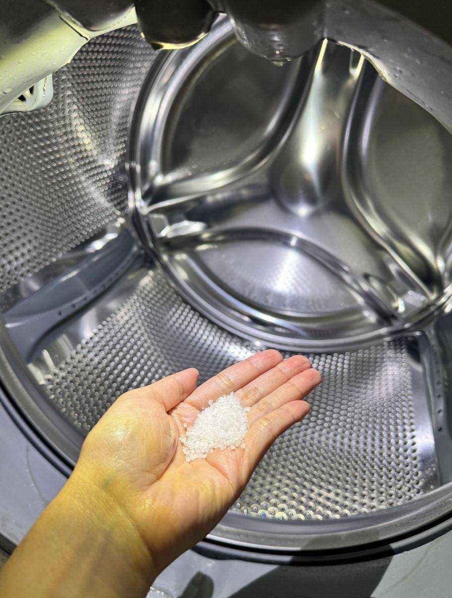 Put Salt in Your Washing Machine: The Secret Repairmen Won’t Tell You