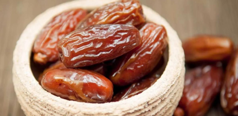 Here’s What Eating 3 Dates a Day Can Do to Your Liver, Heart, and Arteries