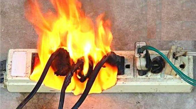 Power strip: 9 devices that should never be plugged in (you risk a fire).