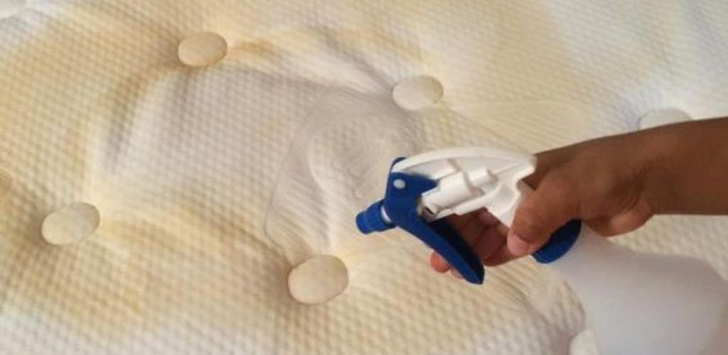 How to Clean Your Mattress Using Baking Soda